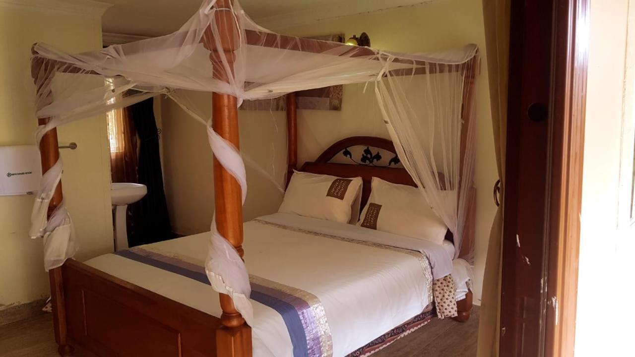 Hippo Safaris Resort Naivasha Esterno foto
